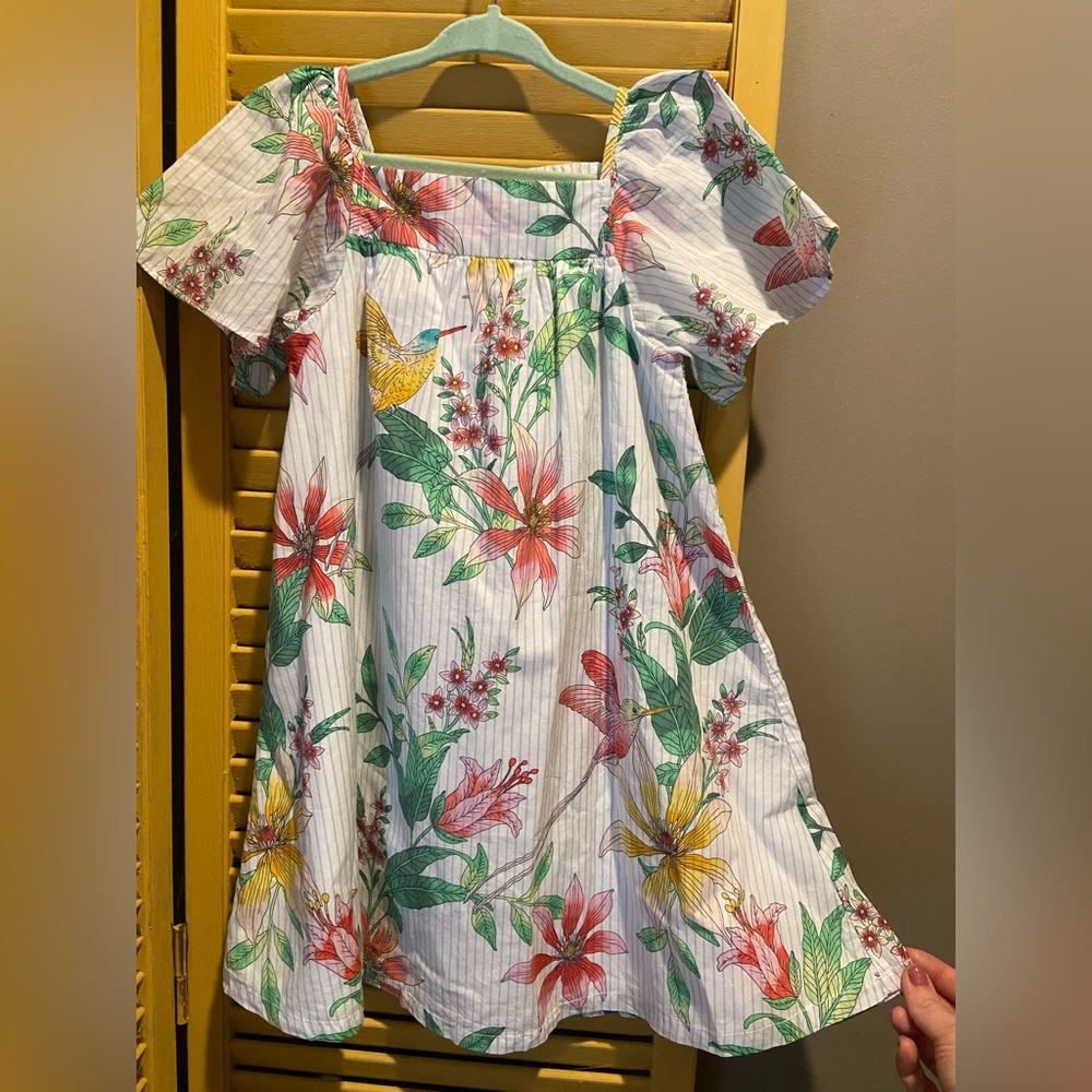 Baby gap dress with hummingbirds and flowers
